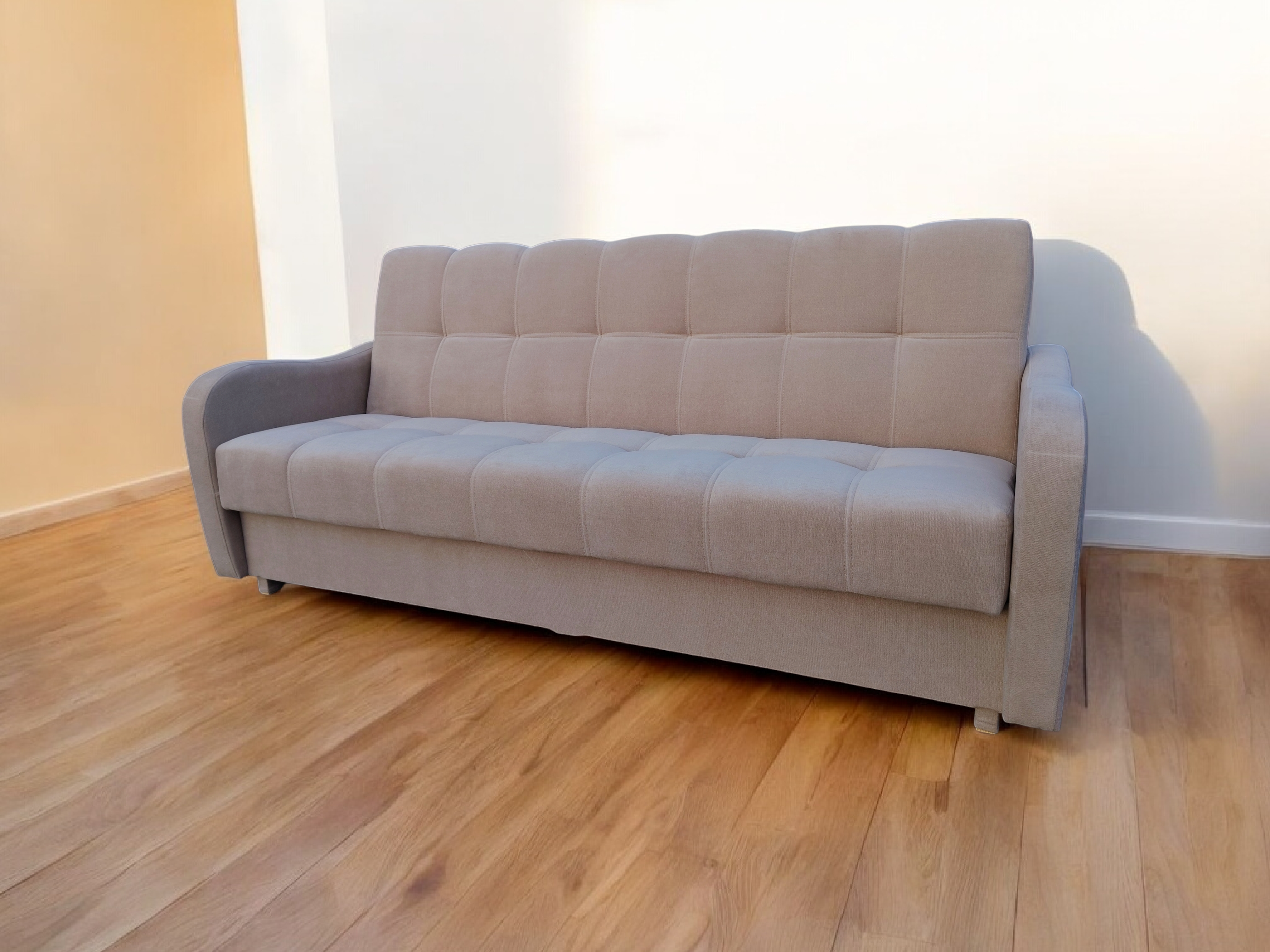 Zdjęcie z kategorii WERSALKA ERYK